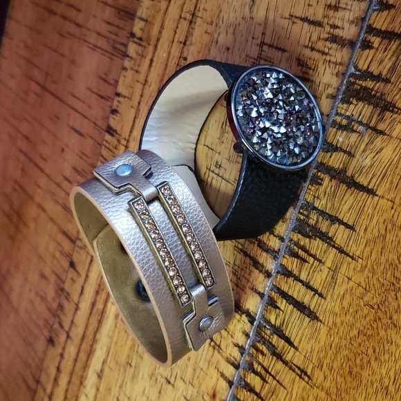 Pair of Paparazzi snap bracelets - Picture 1 of 6